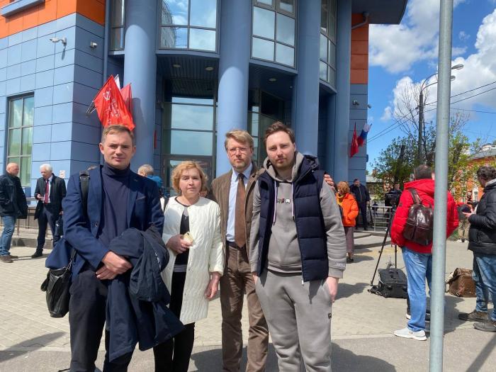 «Яблоко» у Басманного суда в Москве 14 мая